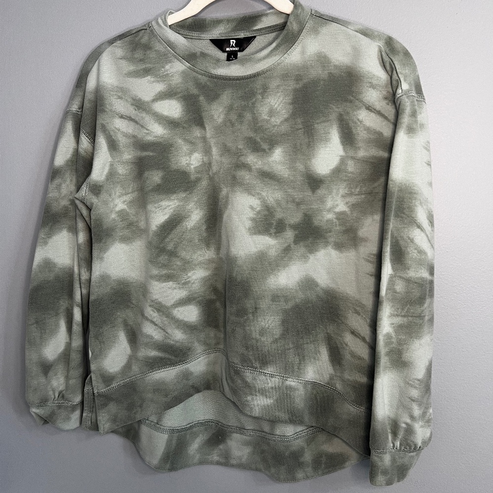 Runway Green Sweater Size S